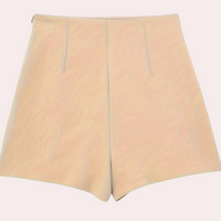 Asymmetrische Damesshort met Sierknopen – Nerina